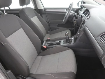 Volkswagen Golf VII Variant 1.2 TSI BlueMotion Technology 110KM 2017 VW Golf 1.2 TSI, Klima, zdjęcie 8