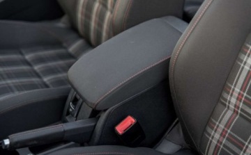 Volkswagen Golf VI Cabriolet 2.0 TSI GTI 210KM 2013 Volkswagen Golf Volkswagen Golf Cabrio GTI 2.0 Benzyna 210KM, zdjęcie 10