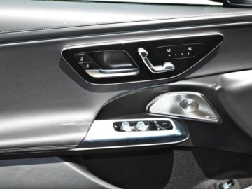 Mercedes Klasa E W214 All-Terrain 2.0 220d 197KM 2025 E Klasa 220 d 4-Matic AMG Estate 2.0 (197KM) 2025, zdjęcie 11