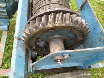 МОЩНАЯ СТРОИТЕЛЬНАЯ ЛЕБЕДКА С КОЛЕСАМИ 380В