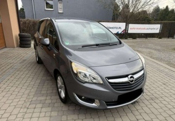 Opel Meriva II Mikrovan Facelifting 1.4 Turbo ECOTEC 120KM 2017 Opel Meriva 1,4 120KM Klimatronik Serwis 2xPDC 1.4 Benzyna 120KM, zdjęcie 2