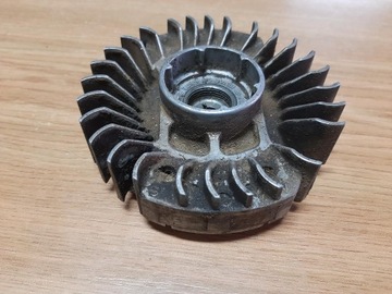 STIHL 044 MS 440 МАГНИТНОЕ КОЛЕСО