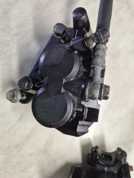 SUZUKI DR 650 1991-96 суппорт переднего тормоза