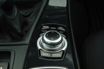 BMW Seria 5 F10-F11 Limuzyna Facelifting 520d 190KM 2015 BMW 5 520d, 187 KM, Xenon, Bi-Xenon, Klima, zdjęcie 16