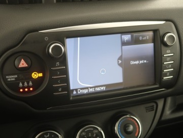 Toyota Yaris III Hatchback 5d Facelifting 2017 1.5 Dual VVT-iE 111KM 2017 Toyota Yaris 1.5 Dual VVT-i, Salon Polska, Navi, zdjęcie 12
