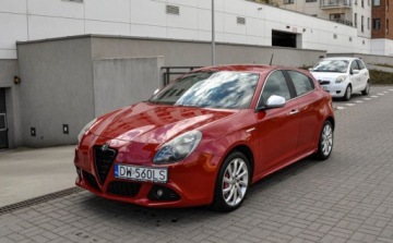 Alfa Romeo Giulietta Nuova II Hatchback 5d 1.4 TB 16v Mair 170KM 2011 Alfa Romeo Giulietta 1,4T (170KM) Salon PL 145 tys. km 1.4 Benzyna 170KM