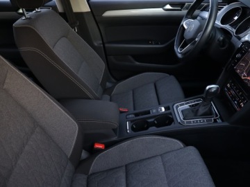 Volkswagen Passat B8 Variant Facelifting 2.0 TSI 190KM 2022 VW Passat 2.0 TSI, Salon Polska, 1. Właściciel, zdjęcie 8