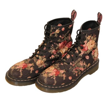 Damskie glany botki Dr. Martens 1460 Victorian Flowers Black r.38