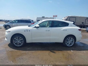 Maserati Levante 2022 Maserati Levante GT 2022 3.0l 3.0 Benzyna 345KM, zdjęcie 2