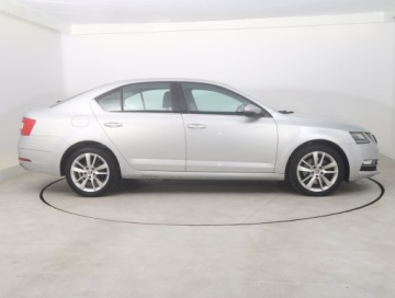 Skoda Octavia III Liftback Facelifting 1.8 TSI 180KM 2018 Skoda Octavia 1.8 TSI, Salon Polska, DSG, Klima, zdjęcie 5