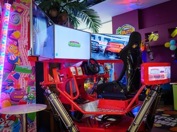 БЕЗУМНЫЙ ГОНОЧНЫЙ СИМУЛЯТОР