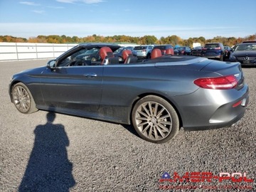 Mercedes Klasa C W205 2017 Mercedes-Benz Klasa C _W205_C 300_4Matic_241 km_2017r. 2.0 Benzyna 241KM, zdjęcie 3