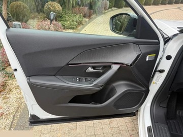 Peugeot 2008 II SUV 1.2 PureTech 130KM 2022 Peugeot 2008 PureTech 130 EAT8 GT 130 KM 2022r Automat, zdjęcie 14