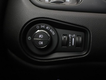 Jeep Renegade SUV Plug-In Seria 2/3 1.3 Turbo 4xe PHEV 240KM 2022 Jeep Renegade 1.3 T4 4xe Plug-in Hybrid Nawigacja, zdjęcie 35