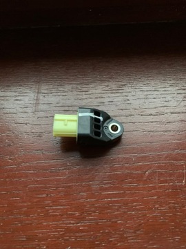 Czujnik uderzenia zderzenia Subaru OE 98235AJ000