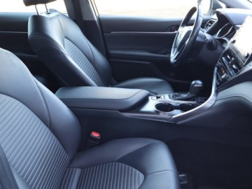 Toyota Camry IX Sedan 2.5 Hybrid Dynamic Force 218KM 2021 Toyota Camry 2.5 Hybrid, Salon Polska, Serwis ASO, zdjęcie 8