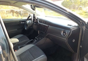 Toyota Auris II 2016 Toyota Auris Okazja 1.8 Hybryda 100KM, zdjęcie 9
