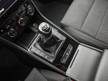 Skoda Superb III Kombi 2.0 TDI 150KM 2016 Skoda Superb Hak Klima Alu Ele. Klapa Serwis Gwarancja 2.0 Diesel 150KM, zdjęcie 29