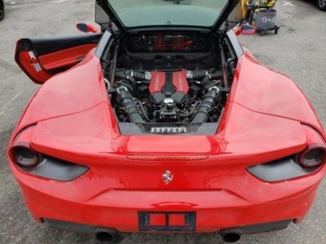 Ferrari 2016 Ferrari 488 Pista 2016 Ferarri 488 GTB 3.9 Benzyna 660KM, zdjęcie 10