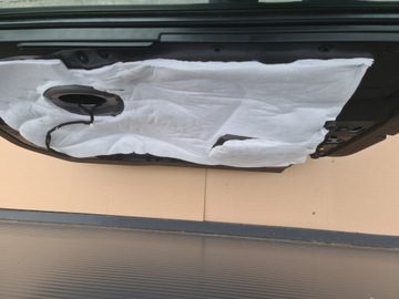 BMW I3 DVEŘE PRAVÉ PRAV. PŘEDNÍ B81