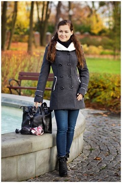 ИТАЛЬЯНСКОЕ ПАЛЬТО С КАПЮШОНОМ, ТЁПЛОЕ, И ДУШКА С ДУШКОЙ