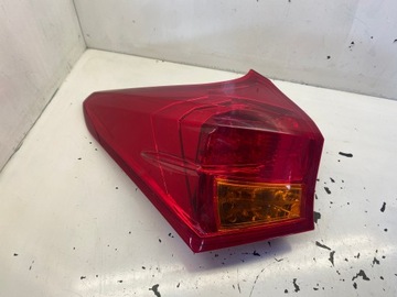 TOYOTA AURIS II LAMPA LEWY TYŁ 02-267