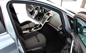 Opel Astra J Sports Tourer 2.0 CDTI ECOTEC 160KM 2011 Opel Astra 2.0 d Bi-xenony Led 1 rok gwarancji w cenie 2.0 Diesel, zdjęcie 15