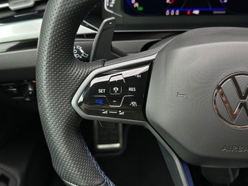 Volkswagen Arteon Shooting Brake R 2.0 TSI 320KM 2022 Volkswagen Arteon 2.0TSI 320KM 4X4 R DSG l DCC, Pa, zdjęcie 16