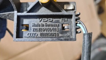 AUDI A4 B5 1.8T BENZÍN UKAZATEL SENZOR ÚROVNI PALIVA 8D0919673B