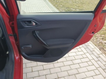 Peugeot 208 I Hatchback 3d 1.0 PureTech 68KM 2015 Peugeot 208 1.0 Benzyna Klimatyzacja 5 drzwi 2015r, zdjęcie 26