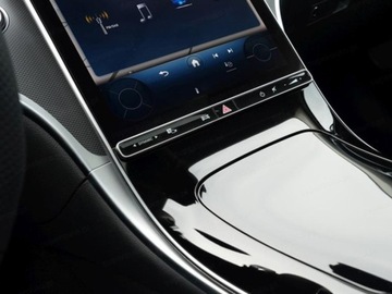 Mercedes Klasa C W206 Limuzyna 1.5 200 204KM 2025 MERCEDES-BENZ C Klasa 200 mHEV Avantgarde 204KM, zdjęcie 4