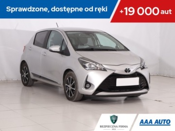 Toyota Yaris III Hatchback 5d Facelifting 2017 1.5 Dual VVT-iE 111KM 2018 Toyota Yaris 1.5 Dual VVT-i, Salon Polska, Klima