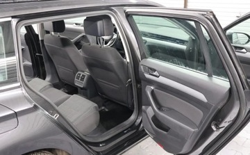 Volkswagen Passat B8 Variant Facelifting 2.0 TDI SCR 150KM 2021 Volkswagen Passat VAT 23 DSG , El.reg. Foteli, Czujniki PT, Tempomat , Gwa, zdjęcie 11