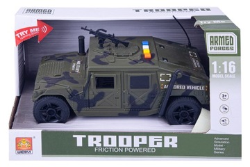 Военная машина с автоматом на крыше