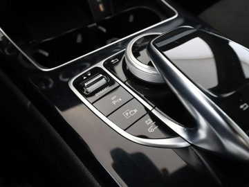 Mercedes Klasa C W205 Kombi Facelifting HYBRYDA 2.0 300 de 306KM 2020 Mercedes C 300 PHEV AMG Line multibeam LED, zdjęcie 31