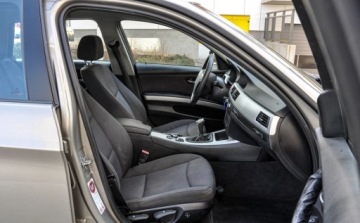 BMW Seria 3 E90-91-92-93 Touring E91 2.0 320d EfficientDynamics 163KM 2012 BMW Seria 3 2,0D 2012 r. Lift iDrive Navi 2.0 Diesel 163KM, zdjęcie 10