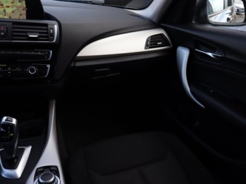 BMW Seria 1 F20-F21 Hatchback 5d Facelifting 2015 118d 150KM 2017 BMW 1 118d, Automat, Navi, Klima, Klimatronic, zdjęcie 7