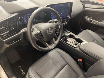 Lexus NX II SUV Facelifting 2.5 450h+ 309KM 2024 Lexus NX 450h+ Prestige AWD II (2021-) Lexus NX 45, zdjęcie 9
