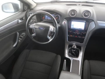 Ford Mondeo IV Kombi 2.0 Duratorq TDCi DPF 140KM 2013 Ford Mondeo 2.0 TDCi, Navi, Klima, Klimatronic, zdjęcie 6
