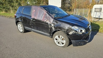 Nissan Qashqai I Crossover 1.5 dCi 106KM 2010 Nissan Qashqai Uszkodzony Bok Jeżdżący, zdjęcie 7
