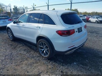 Mercedes GLC C253 2021 Mercedes-Benz GLC 2021 Mercedes-Benz GLC 300 4MATIC SUV 2.0 Benzyna 255KM, zdjęcie 2
