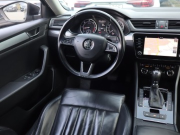 Skoda Superb III Liftback 1.6 TDI 120KM 2017 Skoda Superb 1.6 TDI, Automat, Skóra, Navi, Xenon, zdjęcie 6
