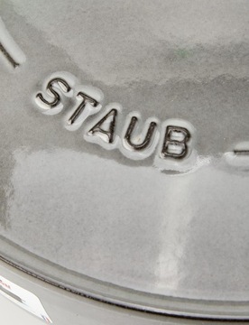 Традиционная кастрюля из серого чугуна Staub Braiser 40511-470, 3,7 л, 5,4 кг, 28см