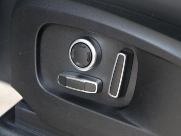 Land Rover Defender IV (L663) 2025 LAND ROVER Defender 130 5.0 P425 Outbound Suv 2025, zdjęcie 5