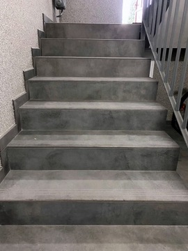 Бетонная лестница Anti-SLIP, плитка 100х30.