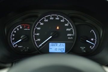 Toyota Yaris III Hatchback 5d Facelifting 2017 1.5 Dual VVT-iE 111KM 2018 Toyota Yaris 1.5 Dual VVT-i, Salon Polska, zdjęcie 7