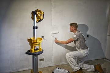 АККУМУЛЯТОРНЫЙ ТОРШЕР DEWALT 18 В DCL079