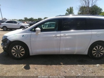 Chrysler Pacifica II 2021 Chrysler Pacifica Hybrid Touring L, 2021r., 3.6L 3.6 Hybryda 260KM, zdjęcie 5