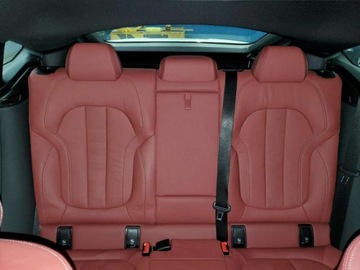 BMW X6 G06 2022 BMW X6 M50i 2022 4.4l 4.4 Benzyna 523KM, zdjęcie 2