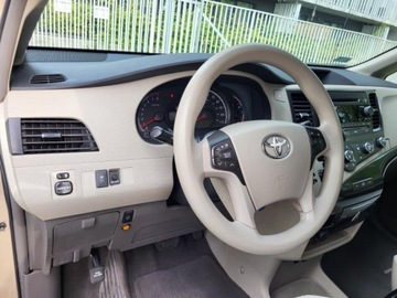 Toyota Sienna III 3.5 V6 266KM 2011 TOYOTA SIENNA 3.5 V6 266KM, Automat, 1 właściciel od 12 lat,7 Miejsc, zdjęcie 7